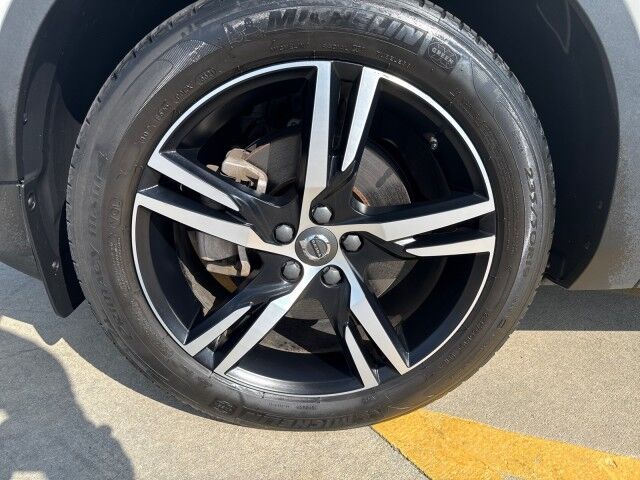 2022 Volvo XC40 R-Design Springfield IL