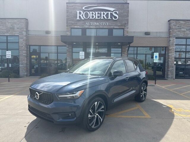 2022 Volvo XC40 R-Design