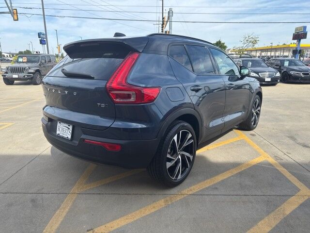 2022 Volvo XC40 R-Design Springfield IL