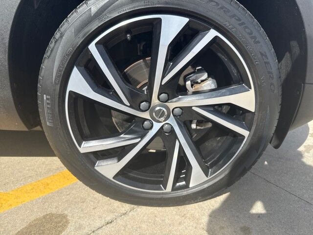 2022 Volvo XC40 R-Design Springfield IL