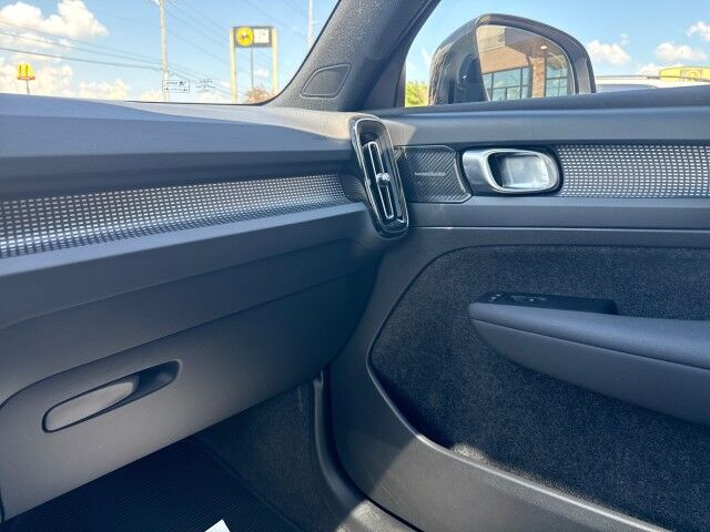 2022 Volvo XC40 R-Design Springfield IL