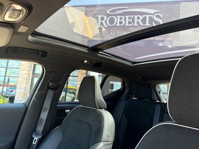 2022 Volvo XC40 R-Design Springfield IL