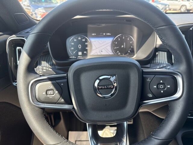 2022 Volvo XC40 R-Design Springfield IL