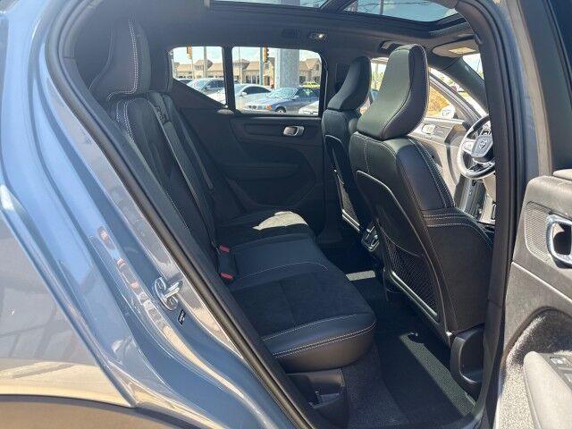 2022 Volvo XC40 R-Design Springfield IL