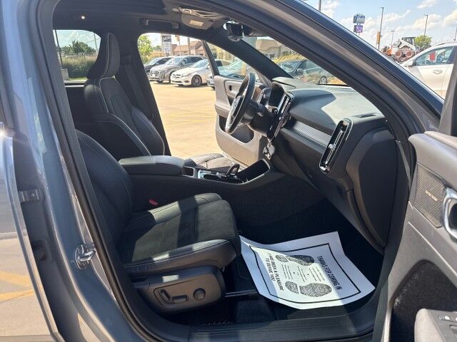 2022 Volvo XC40 R-Design Springfield IL