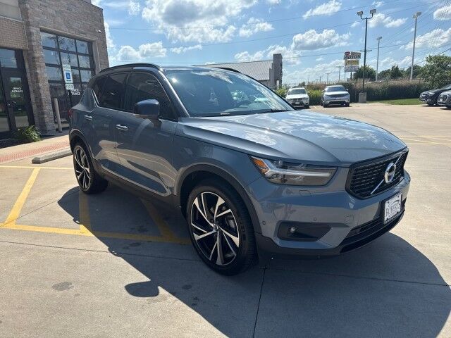 2022 Volvo XC40 R-Design Springfield IL