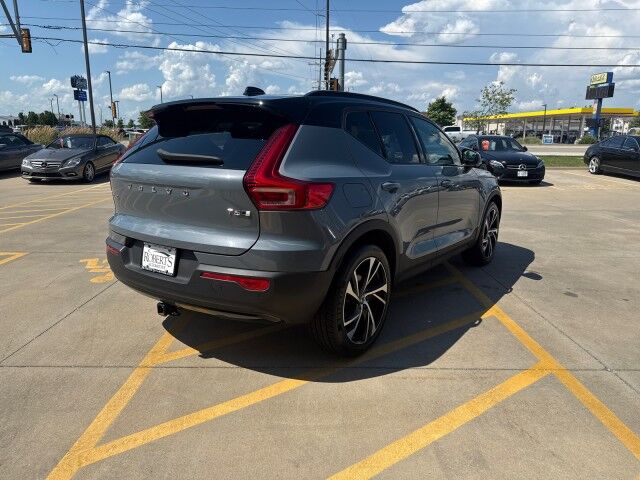 2022 Volvo XC40 R-Design Springfield IL