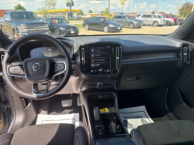 2022 Volvo XC40 R-Design Springfield IL