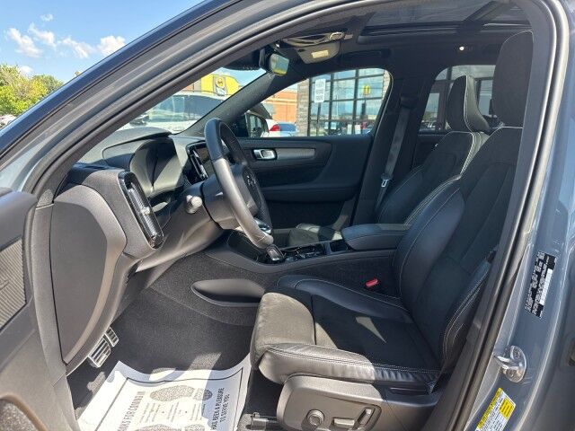2022 Volvo XC40 R-Design Springfield IL