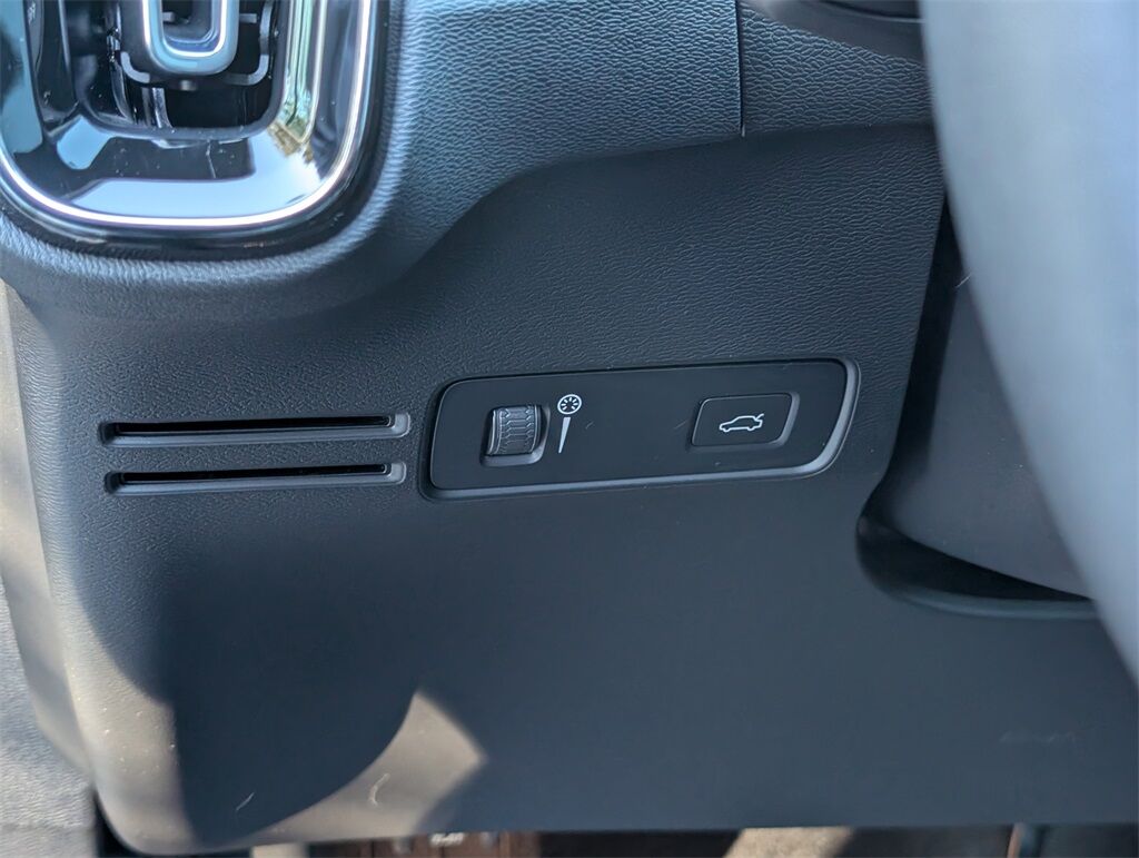2022 Volvo XC40 R-Design Hunt Valley MD
