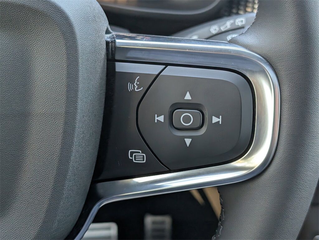 2022 Volvo XC40 R-Design Hunt Valley MD