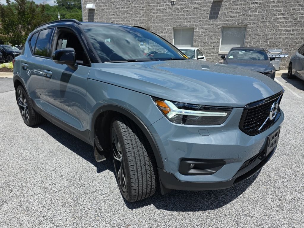 2022 Volvo XC40