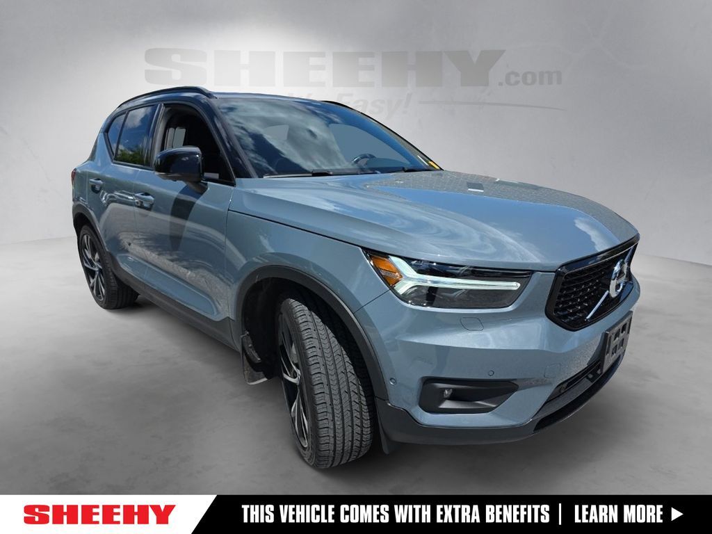 2022 Volvo XC40