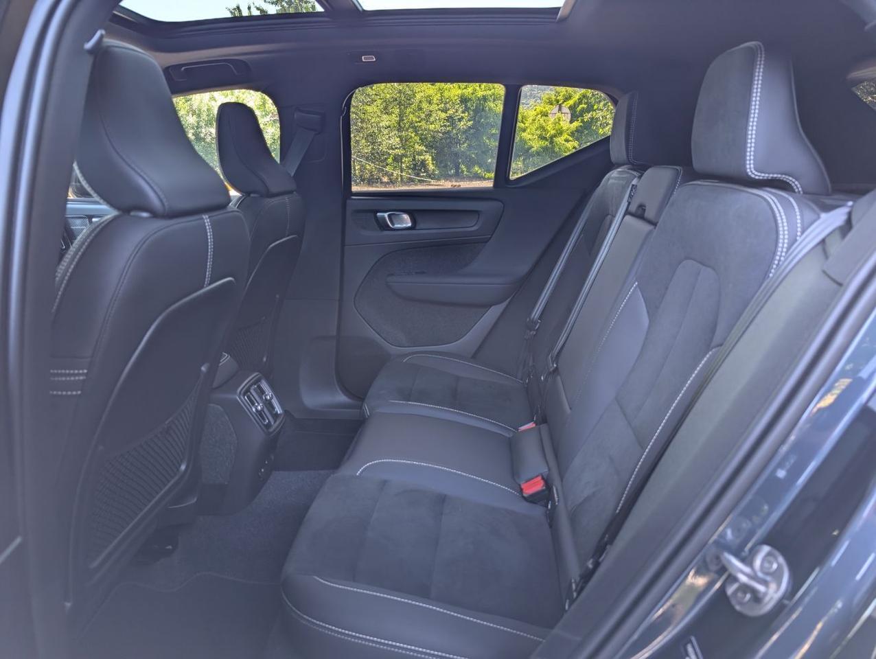 2022 Volvo XC40 Recharge P8 Twin Engine ULTIMATE w/Harman Kardon, Pilot Assist, 360 Cam, 4 Heated Seats & Wheel Portland OR