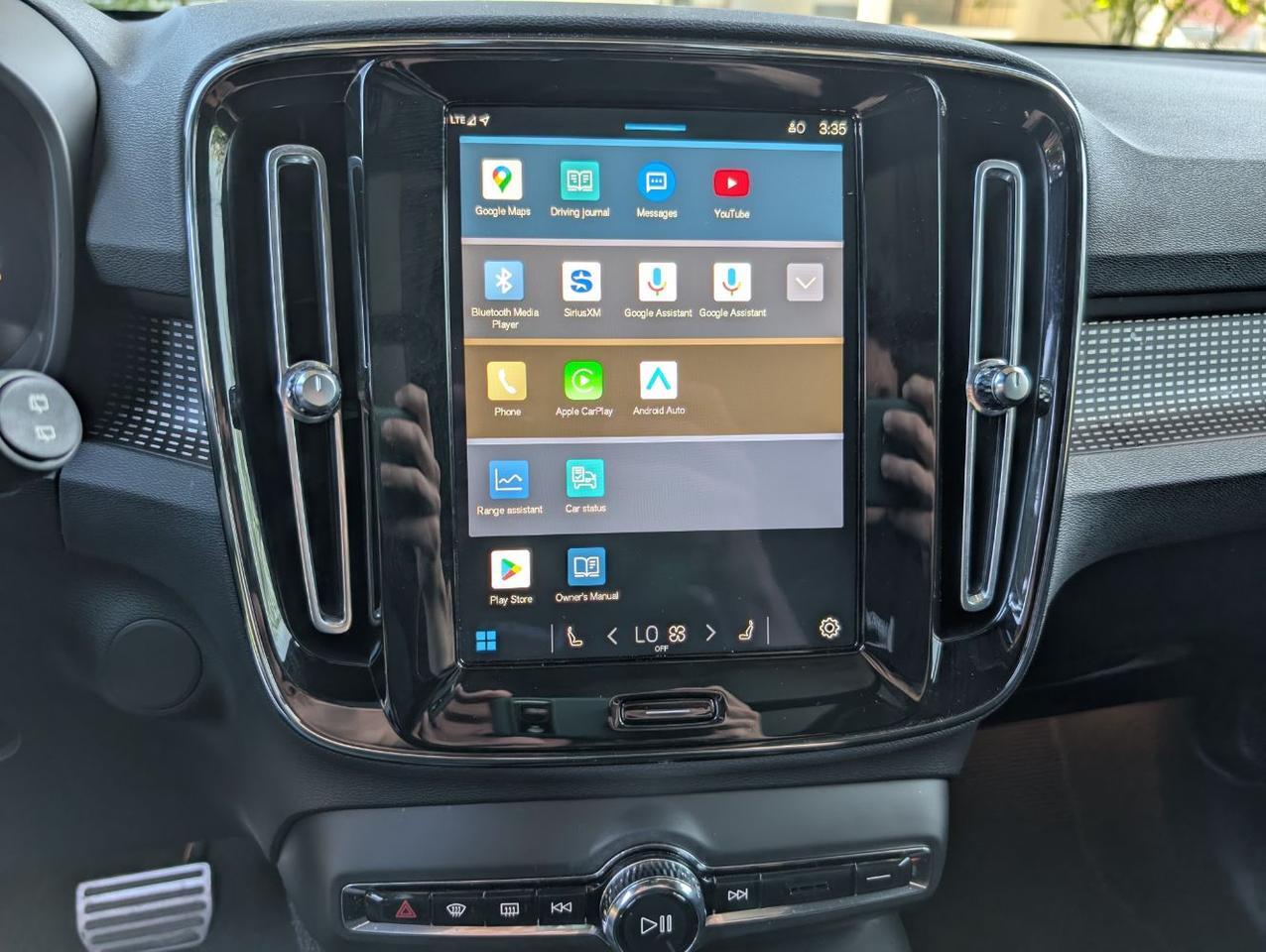 2022 Volvo XC40 Recharge P8 Twin Engine ULTIMATE w/Harman Kardon, Pilot Assist, 360 Cam, 4 Heated Seats & Wheel Portland OR