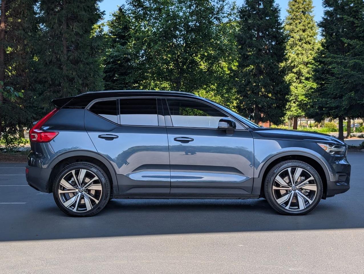2022 Volvo XC40 Recharge P8 Twin Engine ULTIMATE w/Harman Kardon, Pilot Assist, 360 Cam, 4 Heated Seats & Wheel Portland OR