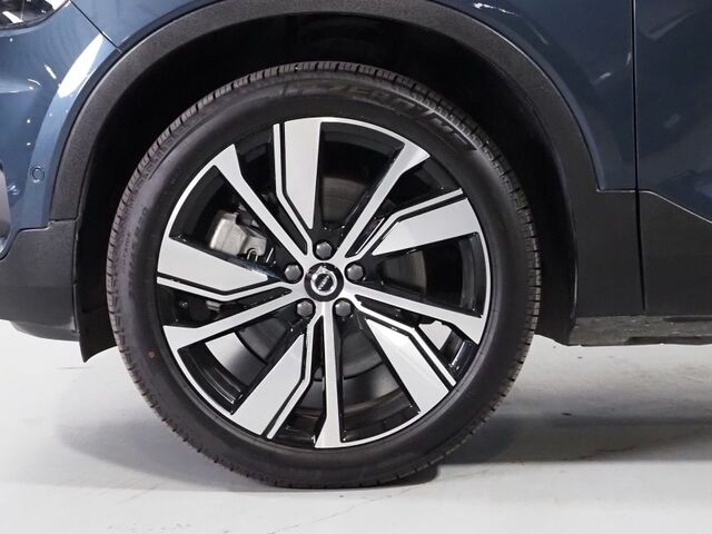 2022 Volvo XC40 Recharge P8 eAWD Twin Ultimate *NAVIGATION, PILOT ASSIST, ADAPTIVE CRUISE, SAFETY ALERTS, 360 VIEW CAMERAS, PANORAMA MOONROOF, LEATHER, HEATED SEATS/STEERING, 20 INCH WHEELS, WIRELESS CHARGING, HARMAN/KARDON Round Rock TX