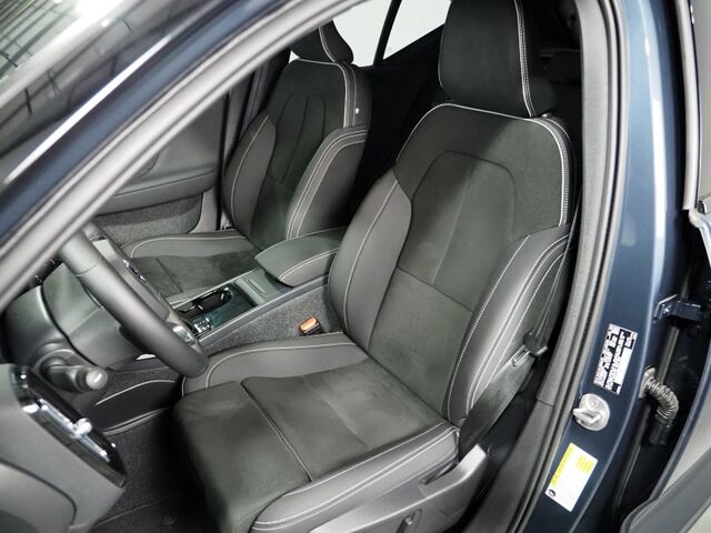 2022 Volvo XC40 Recharge P8 eAWD Twin Ultimate *NAVIGATION, PILOT ASSIST, ADAPTIVE CRUISE, SAFETY ALERTS, 360 VIEW CAMERAS, PANORAMA MOONROOF, LEATHER, HEATED SEATS/STEERING, 20 INCH WHEELS, WIRELESS CHARGING, HARMAN/KARDON Round Rock TX