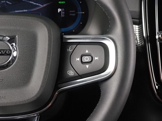 2022 Volvo XC40 Recharge P8 eAWD Twin Ultimate *NAVIGATION, PILOT ASSIST, ADAPTIVE CRUISE, SAFETY ALERTS, 360 VIEW CAMERAS, PANORAMA MOONROOF, LEATHER, HEATED SEATS/STEERING, 20 INCH WHEELS, WIRELESS CHARGING, HARMAN/KARDON Round Rock TX