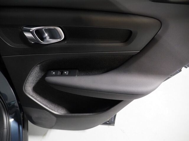 2022 Volvo XC40 Recharge P8 eAWD Twin Ultimate *NAVIGATION, PILOT ASSIST, ADAPTIVE CRUISE, SAFETY ALERTS, 360 VIEW CAMERAS, PANORAMA MOONROOF, LEATHER, HEATED SEATS/STEERING, 20 INCH WHEELS, WIRELESS CHARGING, HARMAN/KARDON Round Rock TX