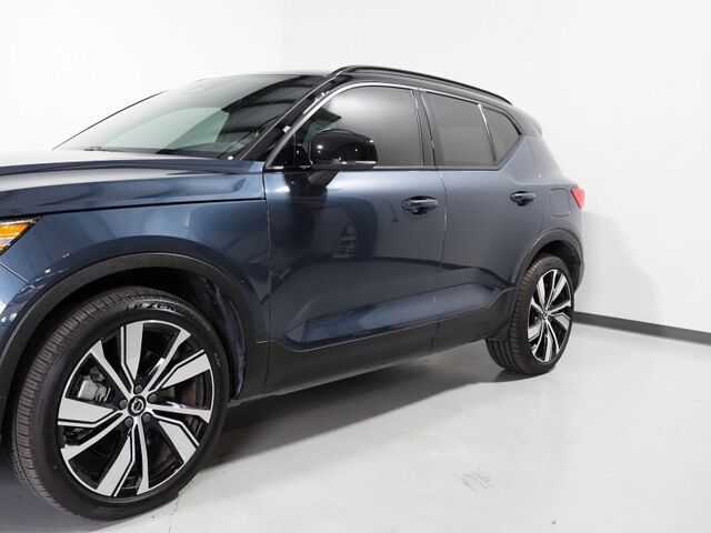 2022 Volvo XC40 Recharge P8 eAWD Twin Ultimate *NAVIGATION, PILOT ASSIST, ADAPTIVE CRUISE, SAFETY ALERTS, 360 VIEW CAMERAS, PANORAMA MOONROOF, LEATHER, HEATED SEATS/STEERING, 20 INCH WHEELS, WIRELESS CHARGING, HARMAN/KARDON Round Rock TX