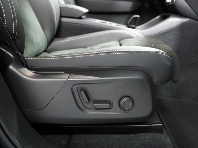 2022 Volvo XC40 Recharge P8 eAWD Twin Ultimate *NAVIGATION, PILOT ASSIST, ADAPTIVE CRUISE, SAFETY ALERTS, 360 VIEW CAMERAS, PANORAMA MOONROOF, LEATHER, HEATED SEATS/STEERING, 20 INCH WHEELS, WIRELESS CHARGING, HARMAN/KARDON Round Rock TX