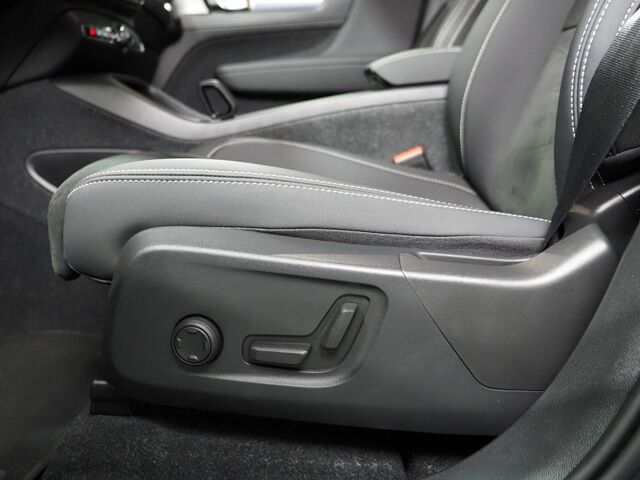 2022 Volvo XC40 Recharge P8 eAWD Twin Ultimate *NAVIGATION, PILOT ASSIST, ADAPTIVE CRUISE, SAFETY ALERTS, 360 VIEW CAMERAS, PANORAMA MOONROOF, LEATHER, HEATED SEATS/STEERING, 20 INCH WHEELS, WIRELESS CHARGING, HARMAN/KARDON Round Rock TX