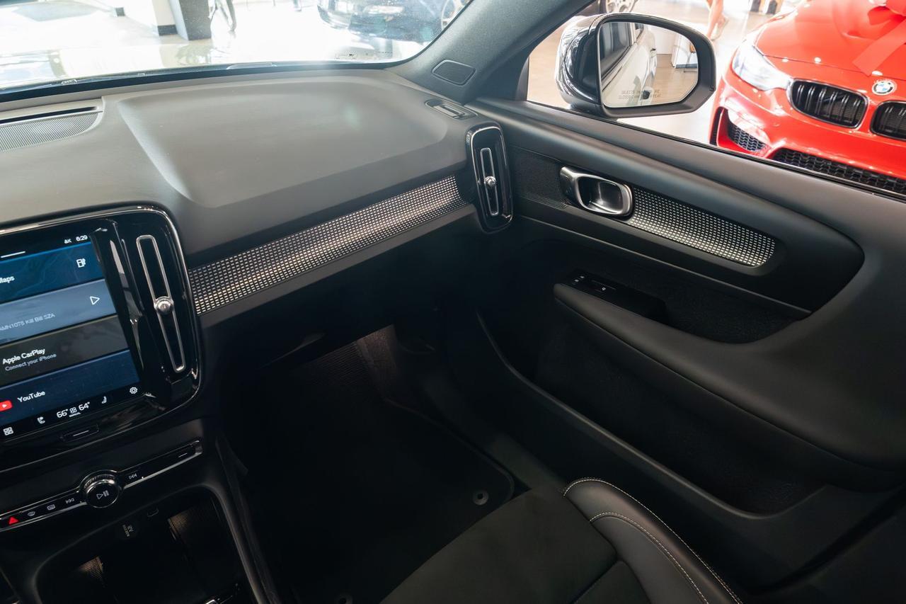 2022 Volvo XC40 Recharge Pure Electric P8 Plus Gladstone OR