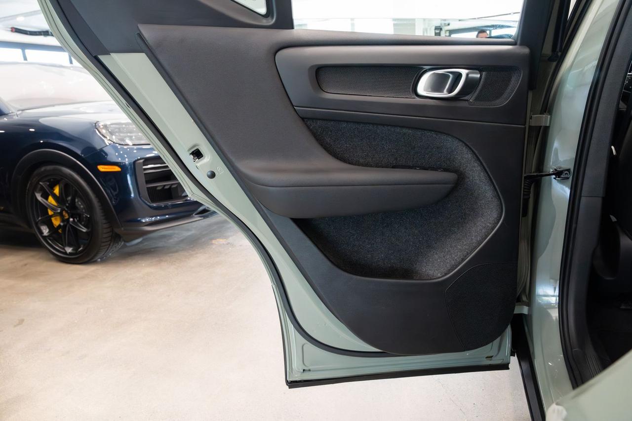 2022 Volvo XC40 Recharge Pure Electric P8 Plus Gladstone OR