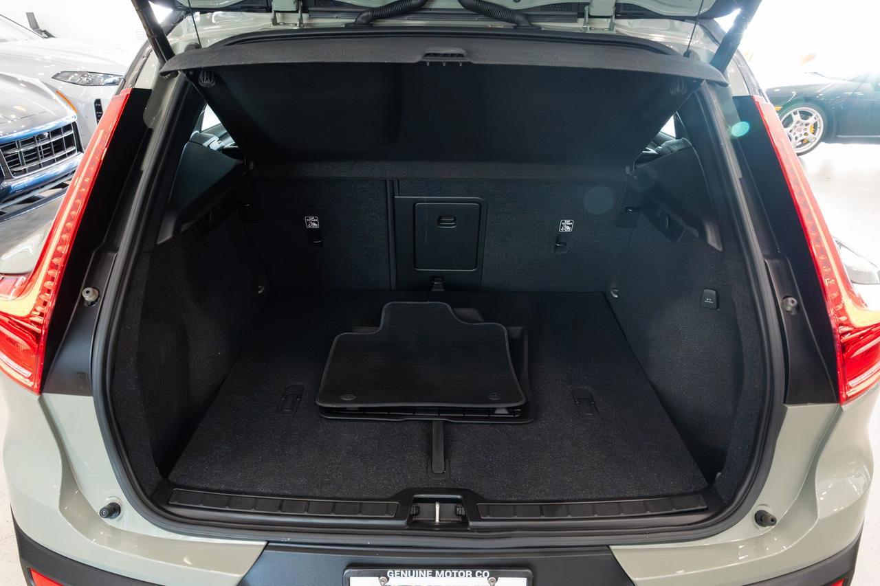 2022 Volvo XC40 Recharge Pure Electric P8 Plus Gladstone OR