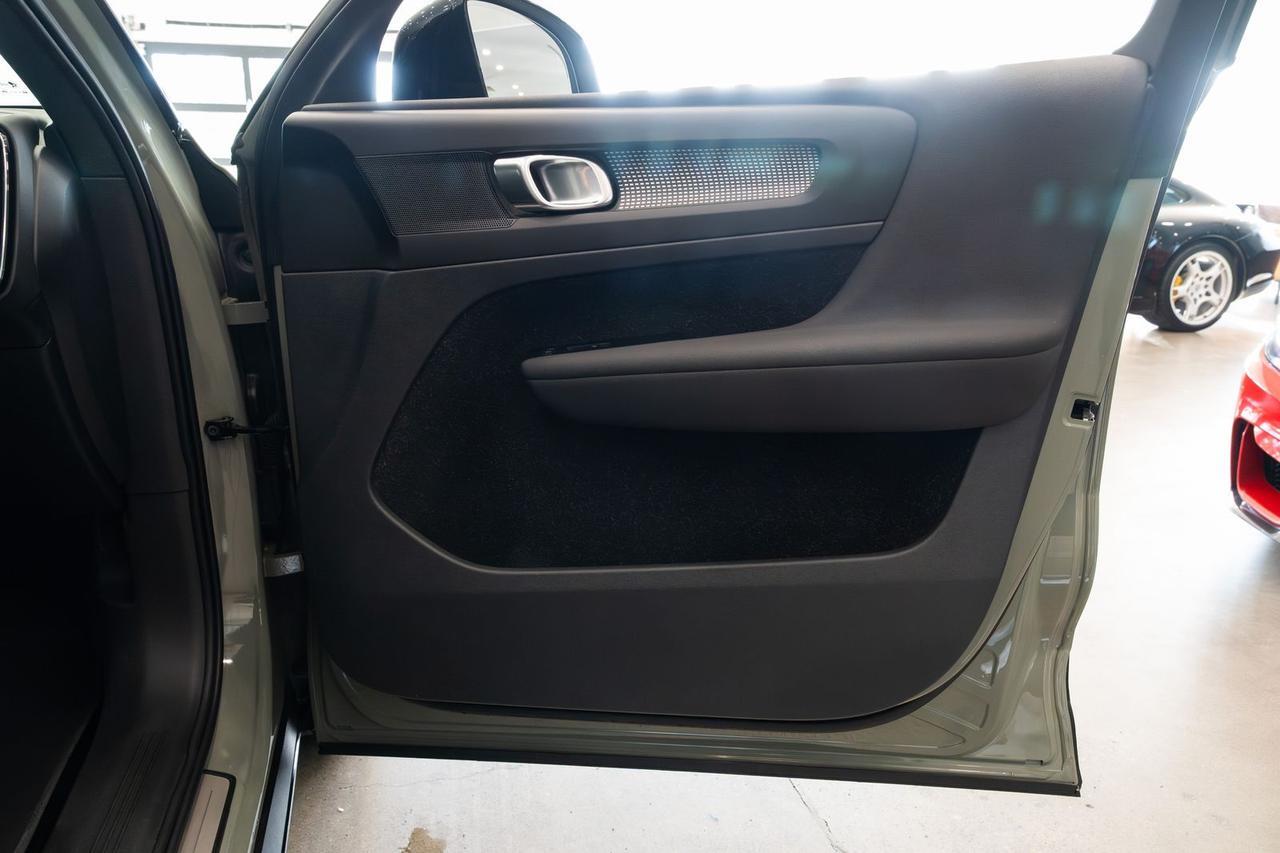 2022 Volvo XC40 Recharge Pure Electric P8 Plus Gladstone OR