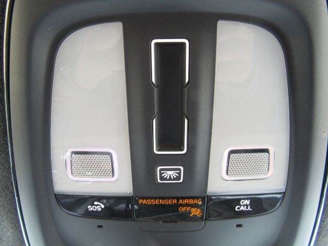 2022 Volvo XC40 Recharge P8 Twin Plus photo 46