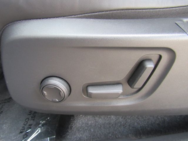 2022 Volvo XC40 Recharge P8 Twin Plus photo 13