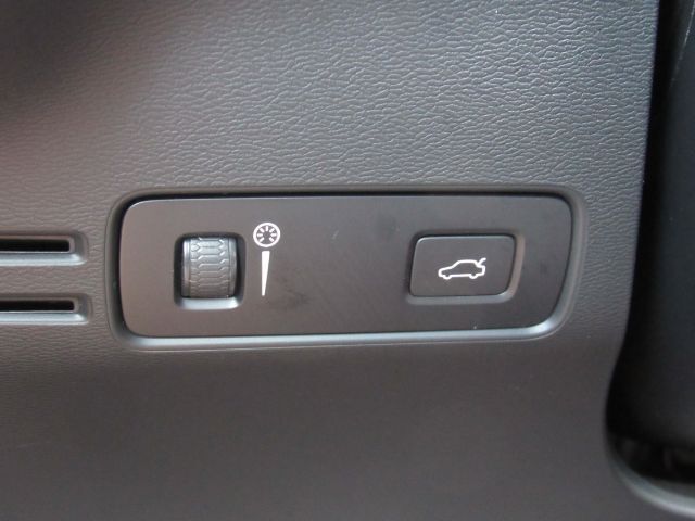 2022 Volvo XC40 Recharge P8 Twin Plus photo 35
