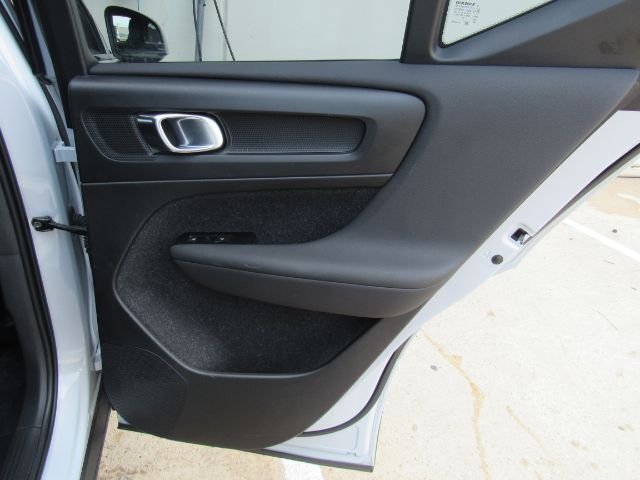 2022 Volvo XC40 Recharge P8 Twin Plus photo 23