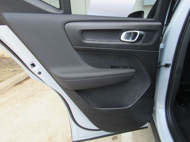 2022 Volvo XC40 Recharge P8 Twin Plus photo 16