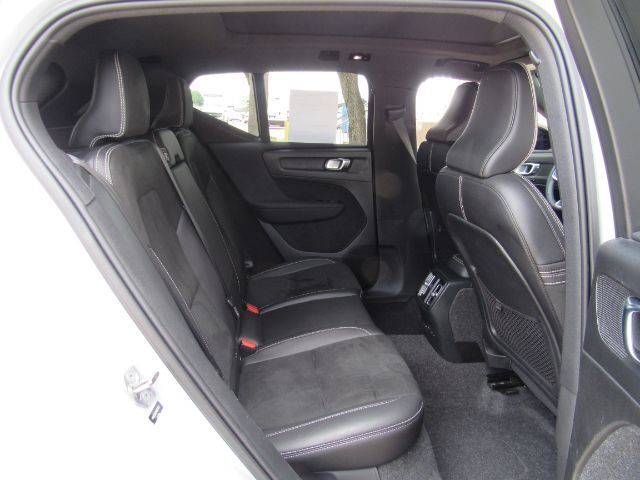 2022 Volvo XC40 Recharge P8 Twin Plus photo 24