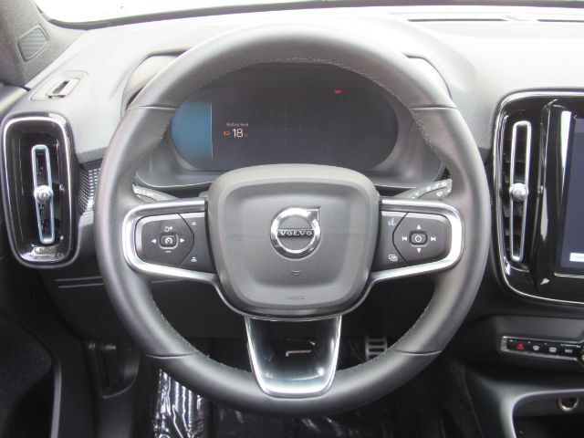 2022 Volvo XC40 Recharge P8 Twin Plus photo 32