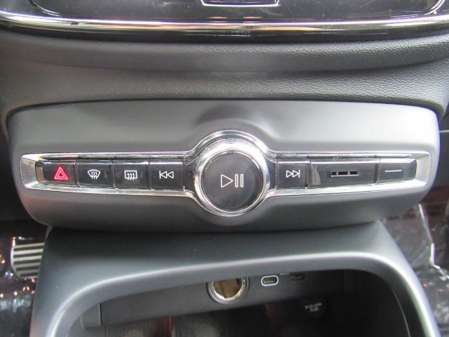 2022 Volvo XC40 Recharge P8 Twin Plus photo 41