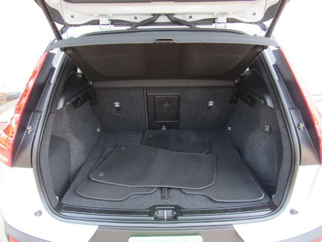 2022 Volvo XC40 Recharge P8 Twin Plus photo 25
