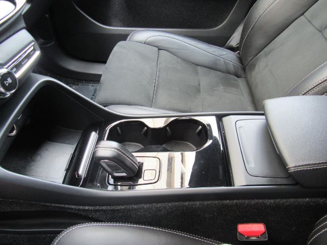 2022 Volvo XC40 Recharge P8 Twin Plus photo 39