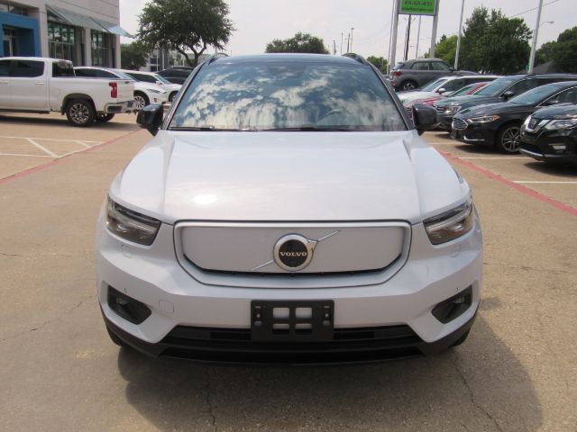 2022 Volvo XC40 Recharge P8 Twin Plus photo 2