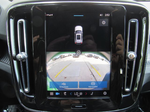 2022 Volvo XC40 Recharge P8 Twin Plus photo 8