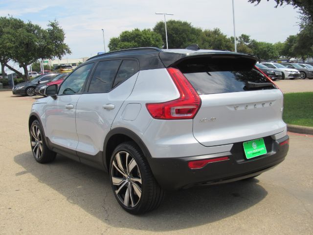 2022 Volvo XC40 Recharge P8 Twin Plus photo 9