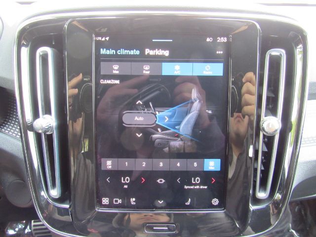 2022 Volvo XC40 Recharge P8 Twin Plus photo 42