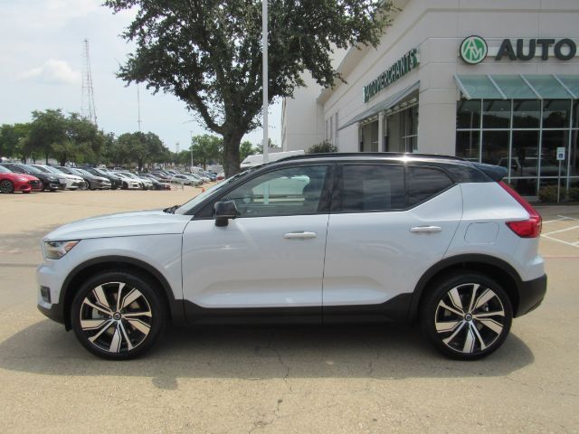 2022 Volvo XC40 Recharge P8 Twin Plus photo 10