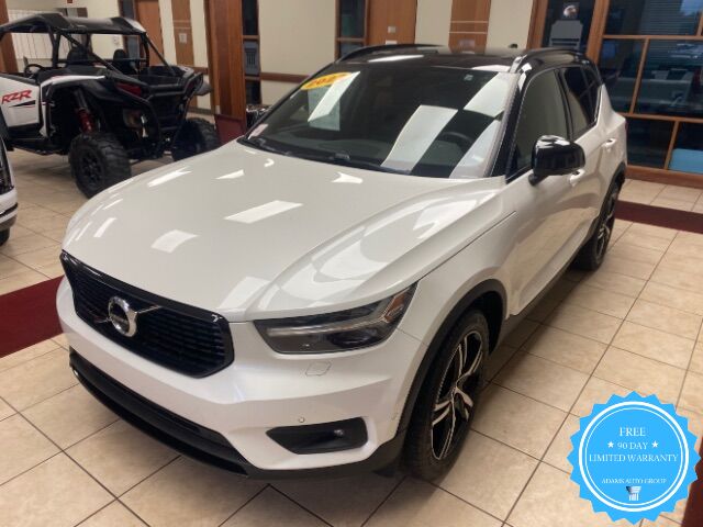 2022 Volvo XC40 T5 R-Design
