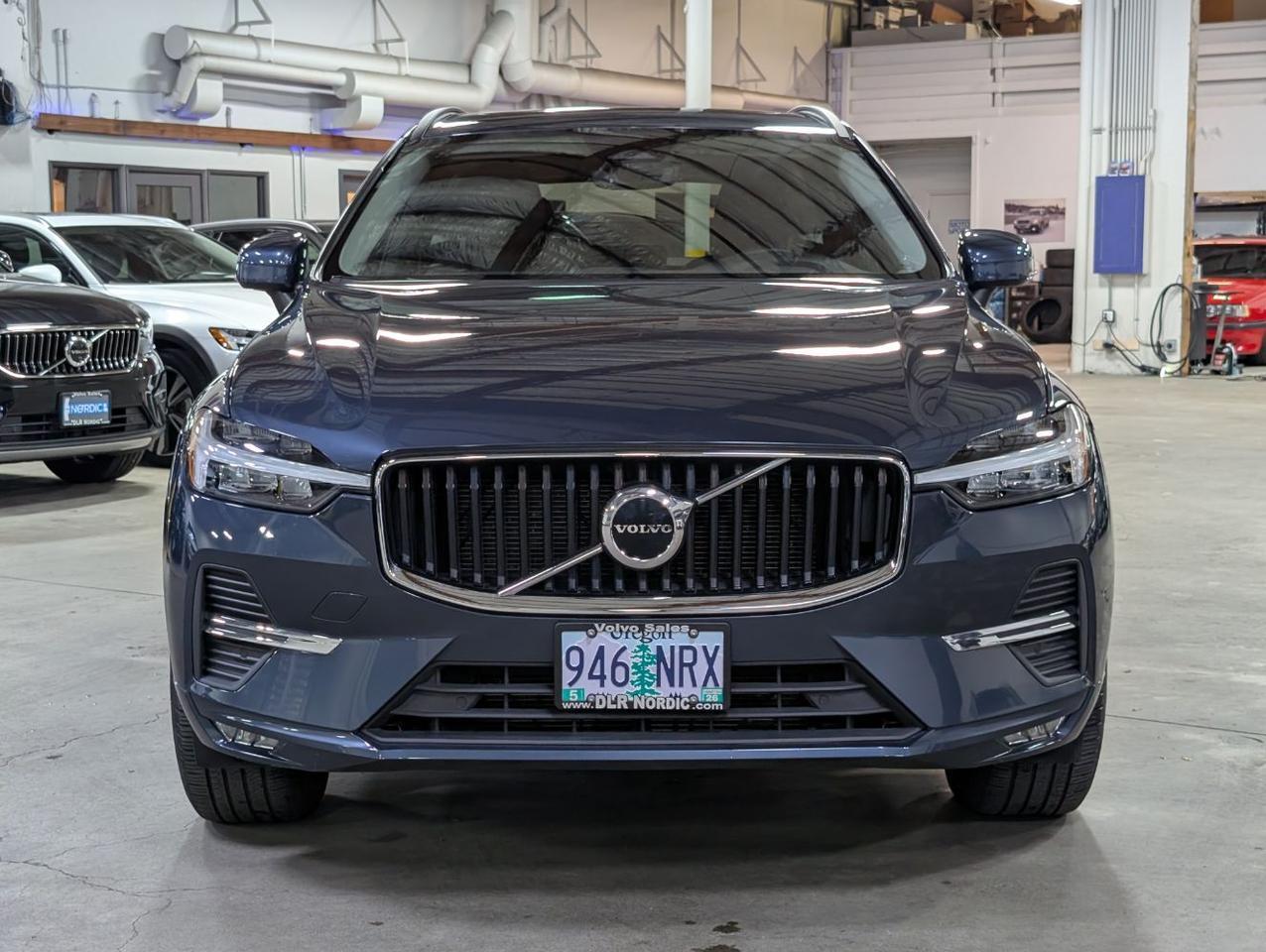 2022 Volvo XC60 B5 AWD Hybrid Momentum w/High Performance Audio, Panoramic Roof, Back Up Cam & Heated Leather Seats Portland OR