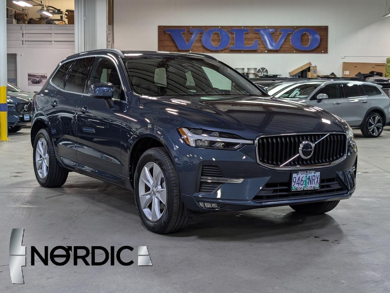 2022 Volvo XC60 B5 AWD Hybrid Momentum w/High Performance Audio, Panoramic Roof, Heated Lea
