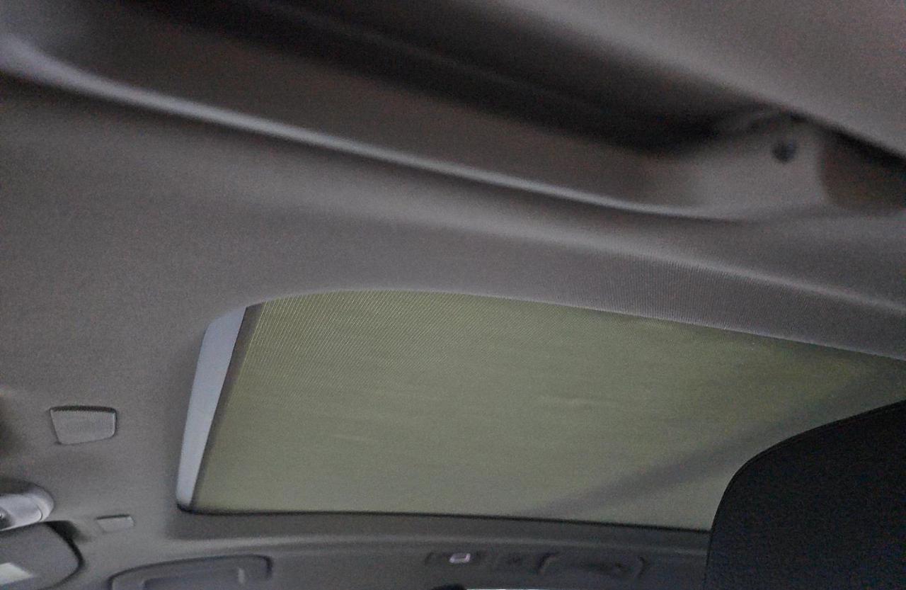 2022 Volvo XC60 B5 AWD Hybrid Momentum w/High Performance Audio, Panoramic Roof, Heated Lea Portland OR